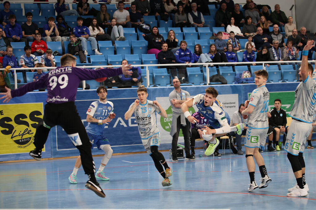 Rancans Robert mit einem gelungenen Wurf im Spiel HC Linz AG vs. HSG Bärnbach/Köflach